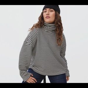 everlane striped turtle neck